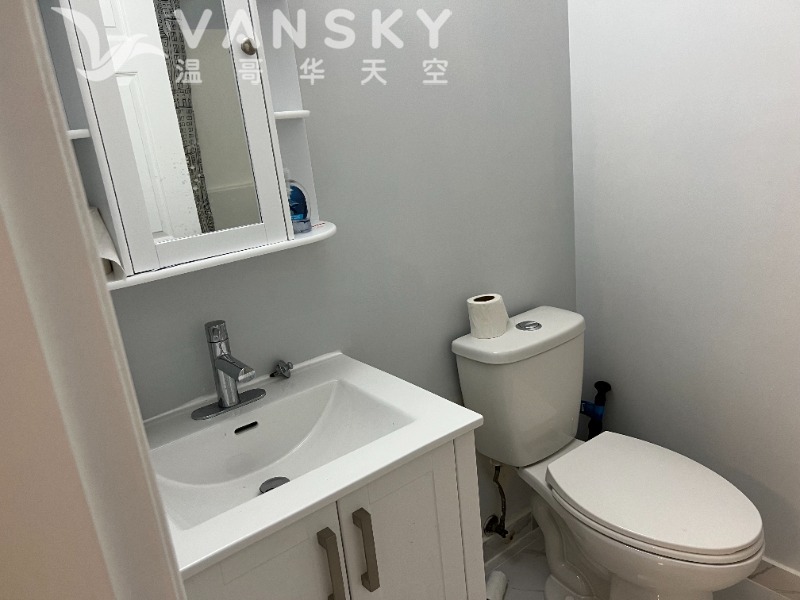 260330220138_413-unit3-backdown- bathroom.jpg